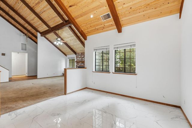 7442 N Tahan Avenue, Fresno, CA 93711