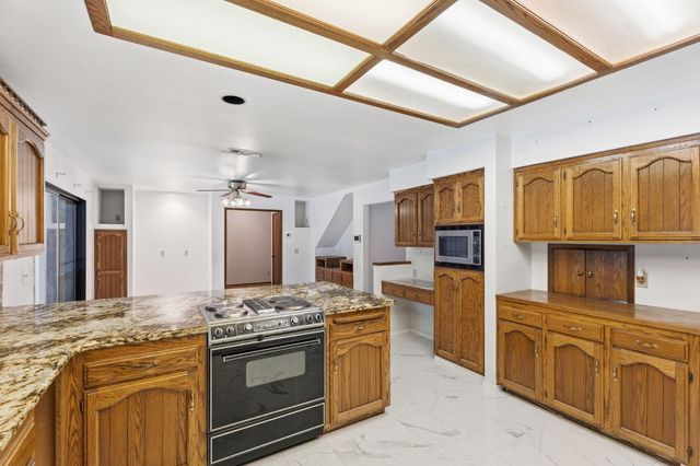 7442 N Tahan Avenue, Fresno, CA 93711