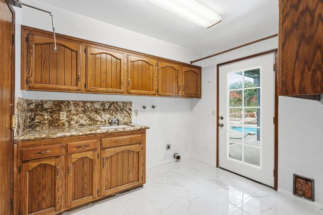 7442 N Tahan Avenue, Fresno, CA 93711