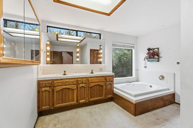 7442 N Tahan Avenue, Fresno, CA 93711