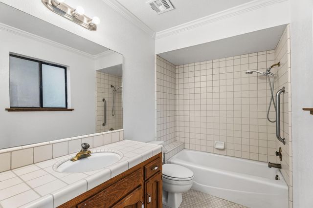 7442 N Tahan Avenue, Fresno, CA 93711