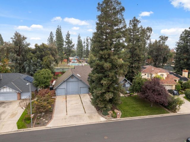 7442 N Tahan Avenue, Fresno, CA 93711