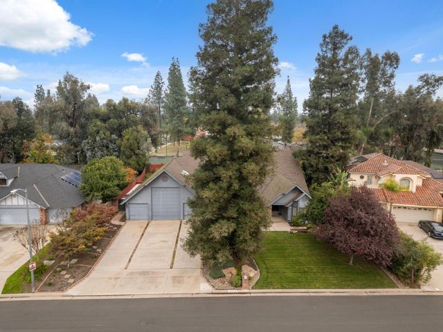 7442 N Tahan Avenue, Fresno, CA 93711