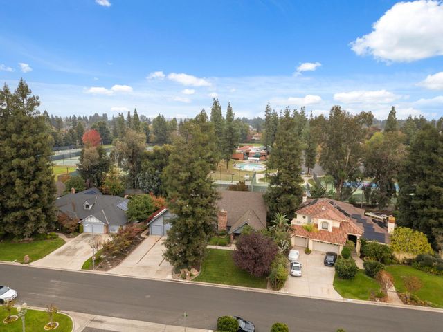 7442 N Tahan Avenue, Fresno, CA 93711