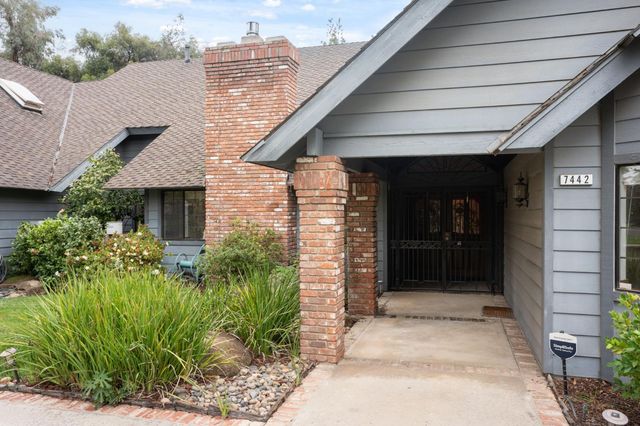 7442 N Tahan Avenue, Fresno, CA 93711