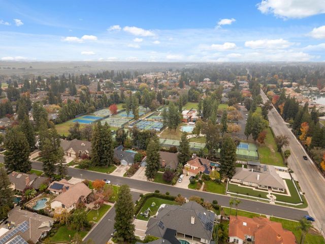 7442 N Tahan Avenue, Fresno, CA 93711