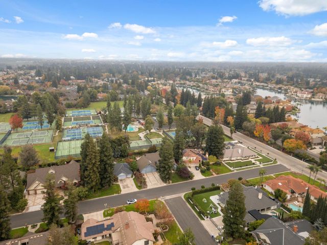 7442 N Tahan Avenue, Fresno, CA 93711