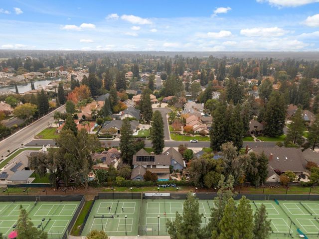 7442 N Tahan Avenue, Fresno, CA 93711