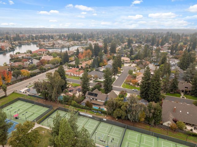 7442 N Tahan Avenue, Fresno, CA 93711