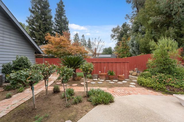 7442 N Tahan Avenue, Fresno, CA 93711