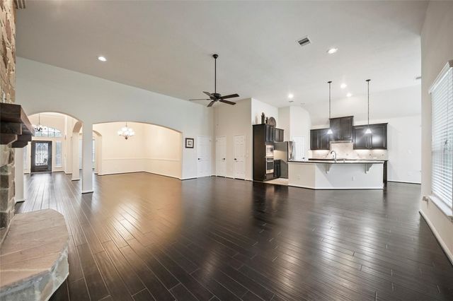 8132 Tranquil Lake Way, Conroe, TX 77385