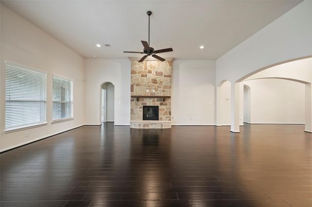 8132 Tranquil Lake Way, Conroe, TX 77385