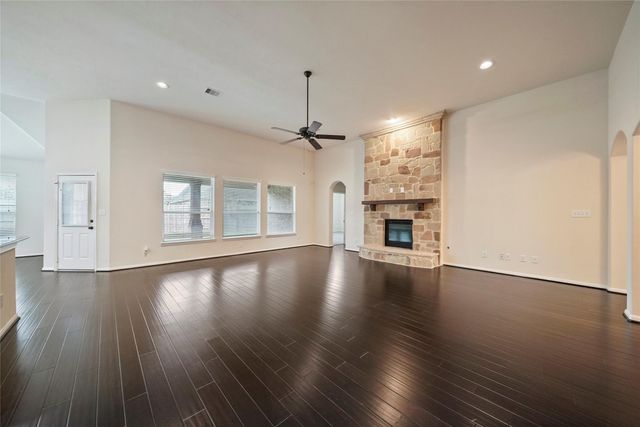 8132 Tranquil Lake Way, Conroe, TX 77385