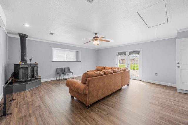 7506 Nightingale Circle, Texas City, TX 77591