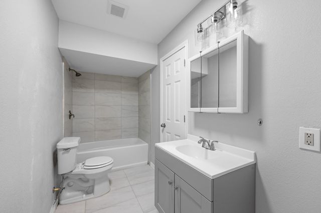 7506 Nightingale Circle, Texas City, TX 77591