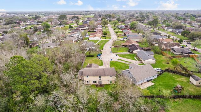 7506 Nightingale Circle, Texas City, TX 77591