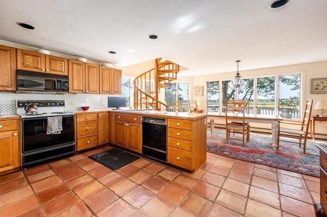 498 Elliott Road, Barnstable, MA 02632