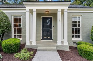 1836 Walthall NW Drive, Atlanta, GA 30318