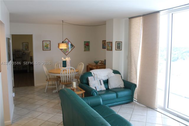 2457 Collins Ave 1502, Miami Beach, FL 33140