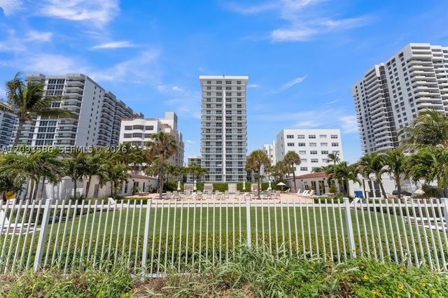 2457 Collins Ave 1502, Miami Beach, FL 33140