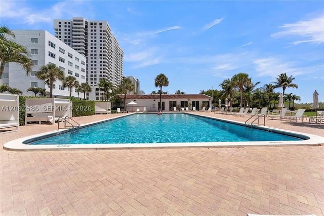 2457 Collins Ave 1502, Miami Beach, FL 33140