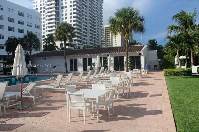 2457 Collins Ave 1502, Miami Beach, FL 33140