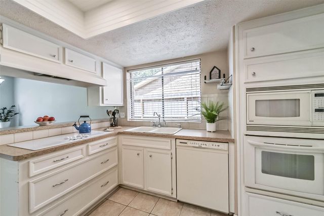 9907 Sageorchard Lane, Houston, TX 77089