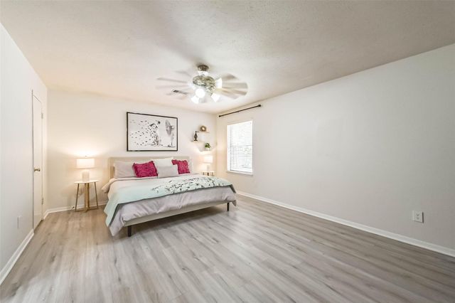 9907 Sageorchard Lane, Houston, TX 77089