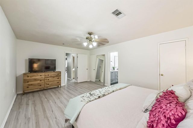 9907 Sageorchard Lane, Houston, TX 77089