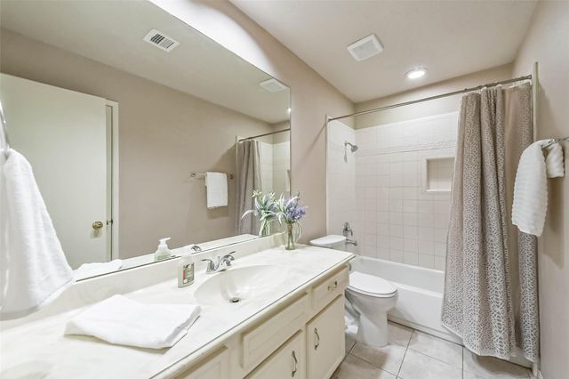 9907 Sageorchard Lane, Houston, TX 77089