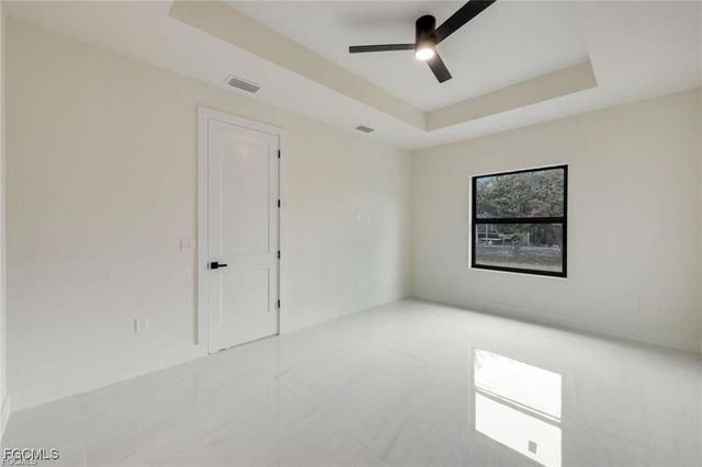 2212 NE 5th PL, Cape Coral, FL 33909