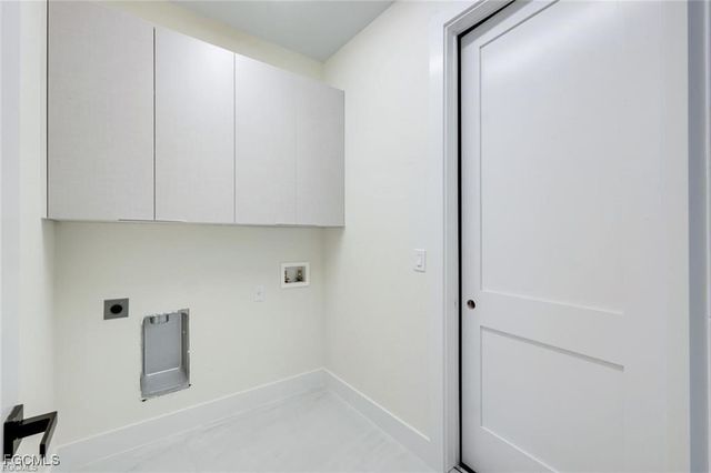 2212 NE 5th PL, Cape Coral, FL 33909