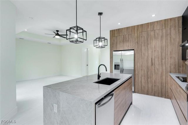 2212 NE 5th PL, Cape Coral, FL 33909