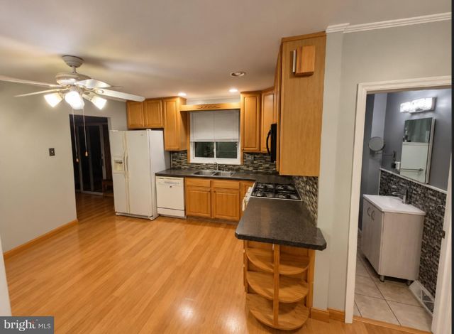 2550 GLADWYN AVE, Pennsauken, NJ 08109