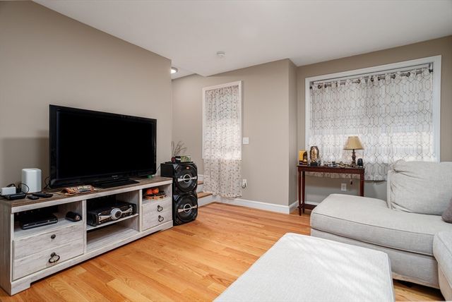 7 Gorham St 8, Chelmsford, MA 01824