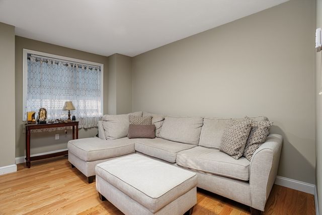 7 Gorham St 8, Chelmsford, MA 01824