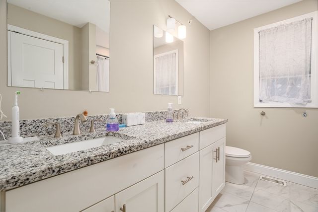 7 Gorham St 8, Chelmsford, MA 01824