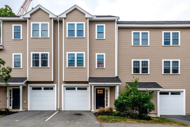 7 Gorham St 8, Chelmsford, MA 01824