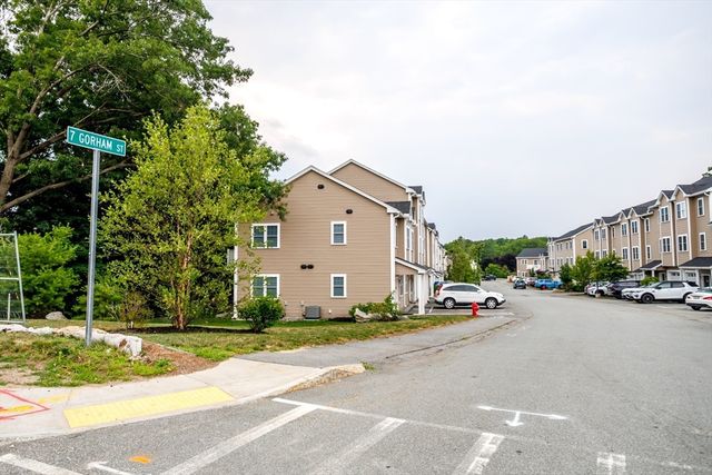 7 Gorham St 8, Chelmsford, MA 01824