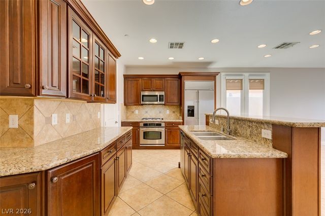 13 Avenza Drive, Henderson, NV 89011