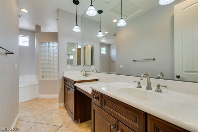 13 Avenza Drive, Henderson, NV 89011