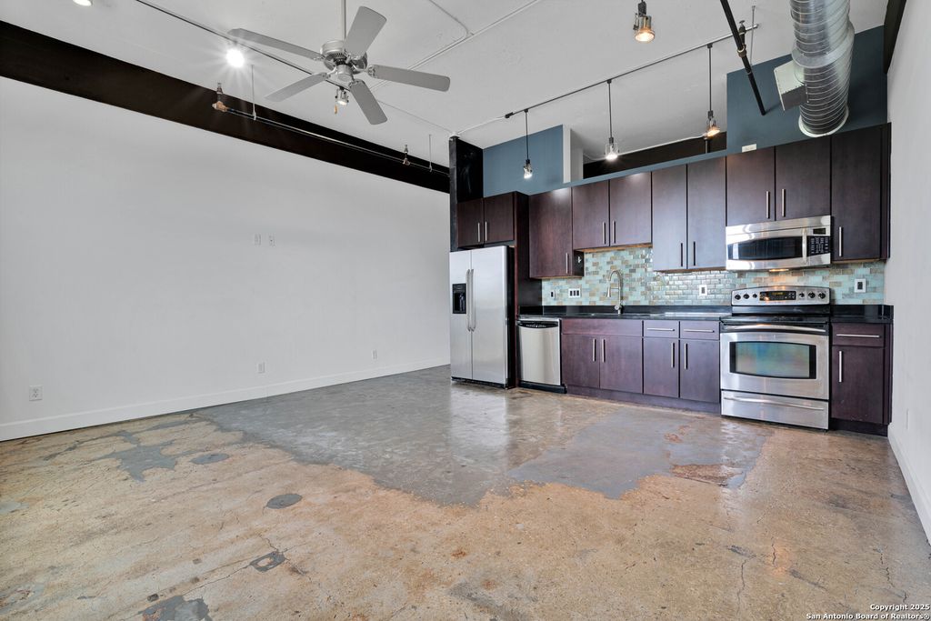 831 S Flores St Ste 2309, San Antonio, TX 78204