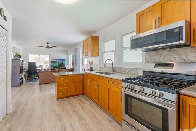 873 Hahaione Street, Honolulu, HI 96825