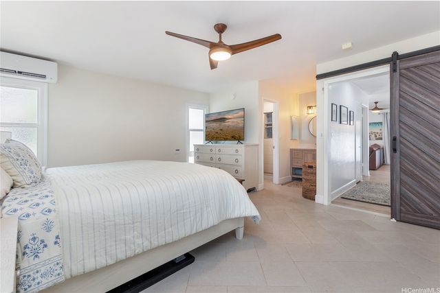 873 Hahaione Street, Honolulu, HI 96825