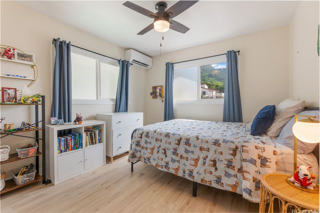 873 Hahaione Street, Honolulu, HI 96825