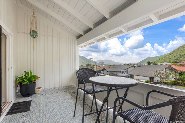 873 Hahaione Street, Honolulu, HI 96825