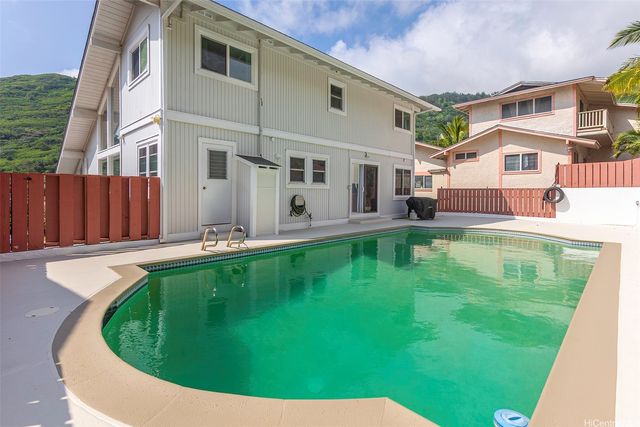 873 Hahaione Street, Honolulu, HI 96825