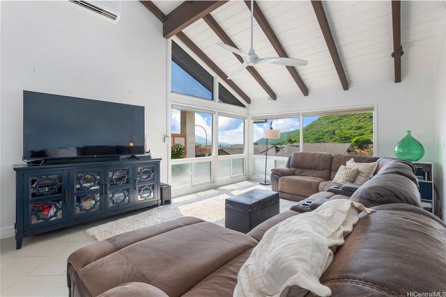 873 Hahaione Street, Honolulu, HI 96825