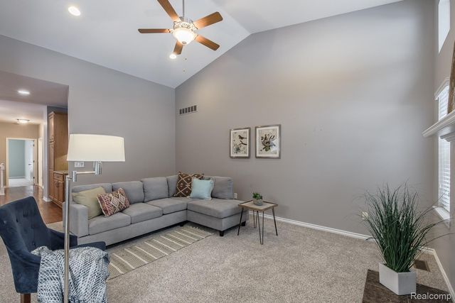 9573 Kingsway Circle, Springfield Charter Township, MI 48348