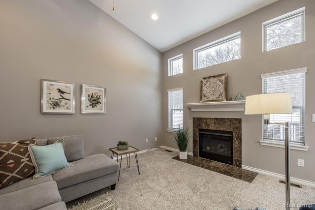 9573 Kingsway Circle, Springfield Charter Township, MI 48348